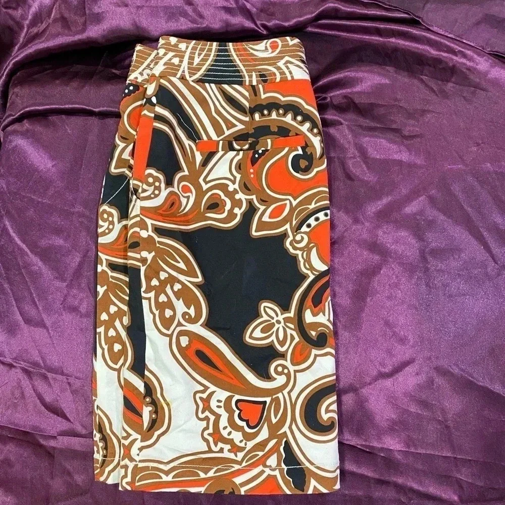 Women’s size 8 Merona skirt with paisley pattern. Like new. Above knee skirt. - Picture 2 of 3